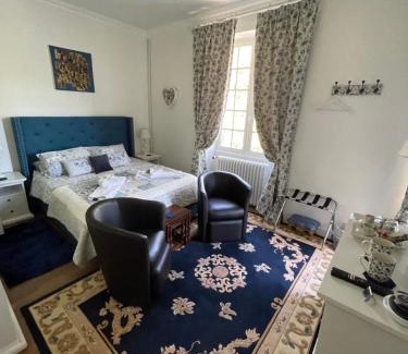 Excideuil Lit Et Petit-Déjeuner | Vue du Château d'Excideuil en chambres