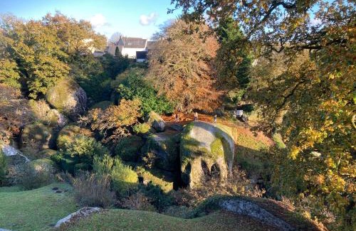 Huelgoat Appartement | Vue imprenable sur le Moulin du chaos !