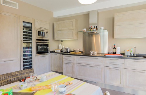 Jean-Medecin Appartement | VUE MAGENTA AP4188 by Riviera Holiday Homes