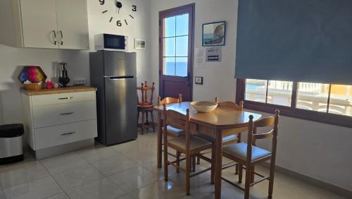 Alojera Appartement | Vv Puesta de Sol frente al mar con Balcón y Aire Acondicionado