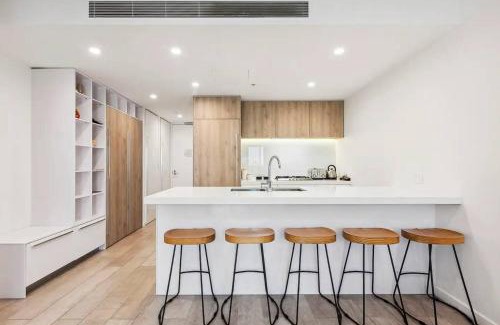 North Melbourne Appartement | Vyra at Arden Park - Minutes to Dining Shops and CBD