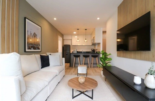Petit Jean Ocharan Appartement | w* | Mesmerizing 2BR with Balcony in the Heart of Miraflores