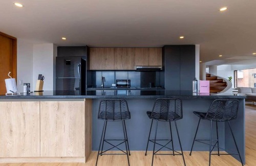 Bellavista Appartement | w* | Stunning 5BR Triplex in Rosales