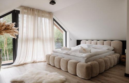 Stryszow Maison | W szczerym lesie - Domek z sauną i jacuzzi w lesie nad Jeziorem Mucharskim