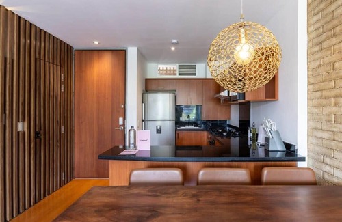 La Gran Via Appartement | w* | Vibrant Duplex in Chico