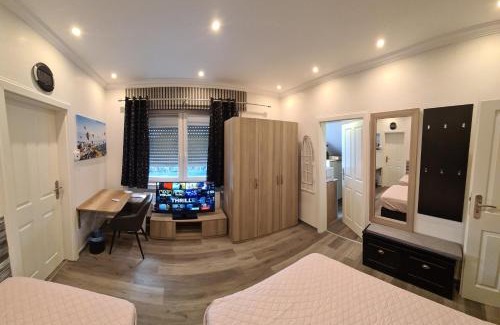 Hullhorst Appartement | W3 Ferienwohnung-32609 Hüllhorst Minden-Lübbecke