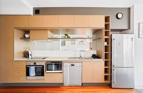 North Melbourne Appartement | W30 - Sparkling North Melbourne Gem with parking