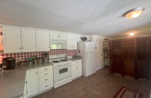 Skaneateles Cabine | Wackerbarth Cottage-Skaneateles Lake Level Lake Access