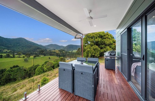 Coolabine Cabine | Wagtail Studio Cabin. Peaceful and Ideal for couples or a young family.