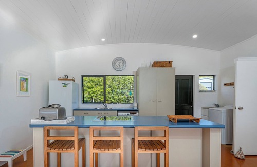 Kuaotunu Maison | Wai Whare - Kūaotunu Holiday Home