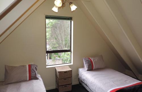 Oneroa Cabine | Waiheke Island Punga Lodge