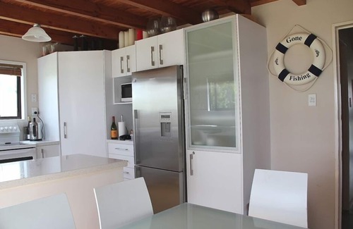 Waihi Beach Maison | Waihi Beach - Beach Front Bach