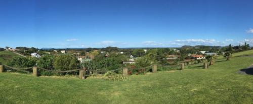 Athenree Maison | Waihi Beach Getaway-Studio, Ensuite & Private Deck