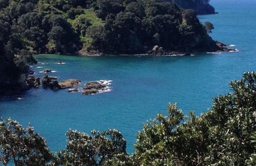 Athenree Maison | Waihi Beach Getaway-Studio, Ensuite & Private Deck