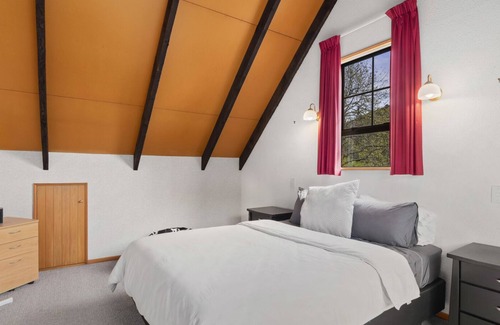 Waikawa Maison | Waikawa Mountain View - Waikawa Holiday Home