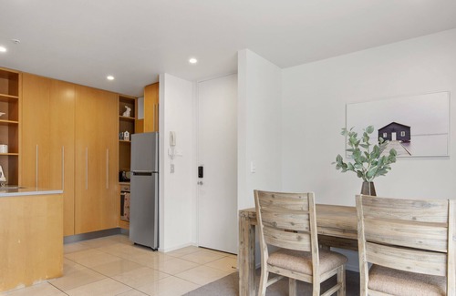 Taupo Appartement | Waimahana - Luxury By The Lake. Stylish & cosy apartment