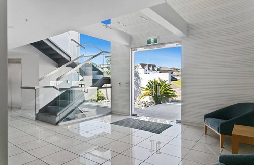 Taupo Appartement | Waimahana - Luxury By The Lake. Stylish & cosy apartment