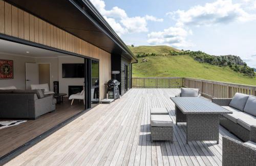 North Island Maison | Waipamu Lodge - Whakamaru Holiday Home