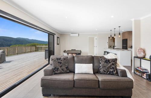 North Island Maison | Waipamu Lodge - Whakamaru Holiday Home