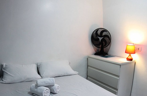 Praia da Enseada Cabine | Wake up to the sound of waves at Enseada Beach