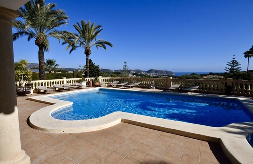 Pinar del Advocat Villa | Réveillez-vous avec la Méditerranée! Vie de luxe, vues à couper le souffle, piscine, salle de gym, sauna et femme de chambre