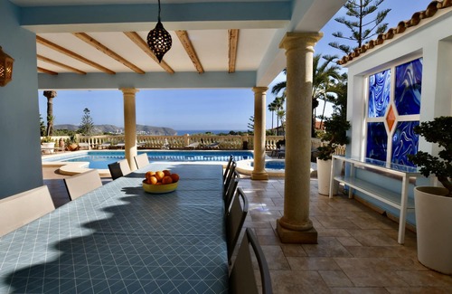 Pinar del Advocat Villa | Réveillez-vous avec la Méditerranée! Vie de luxe, vues à couper le souffle, piscine, salle de gym, sauna et femme de chambre