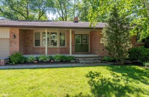 Kettle Point 44 Cottage | Wakefield Cottage - Steps From Ipperwash Beach-