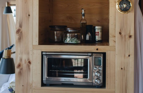 Johnson City Autre | Walden Retreats