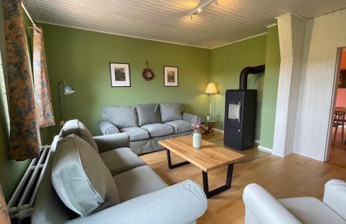 Alfen Maison | Waldhaus Wiesenblick mit Spielzimmer und Tischtennisraum