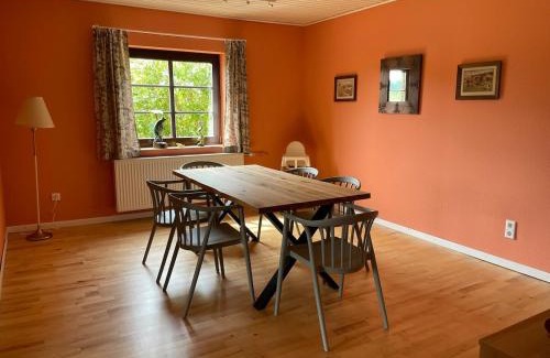 Alfen Maison | Waldhaus Wiesenblick mit Spielzimmer und Tischtennisraum