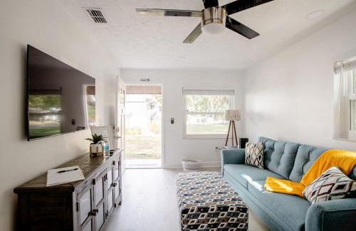 New Port Richey Appartement | Walk Everywhere! 1-bedroom Gem In Downtown Hub