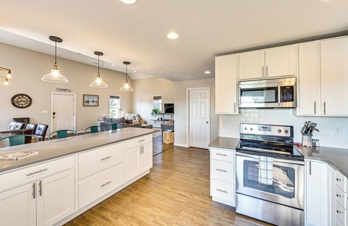 Culver Maison | Walk to Academy: Family Lake Penthouse in Culver!