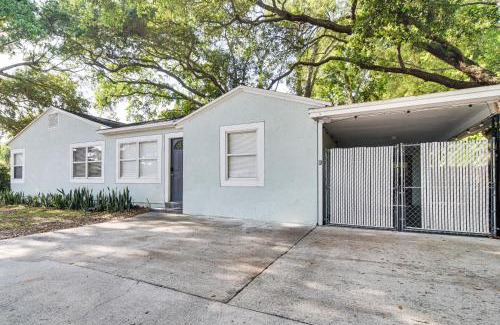 Bayview Maison | Walk to Art District and Beach Pet-Friendly Getaway