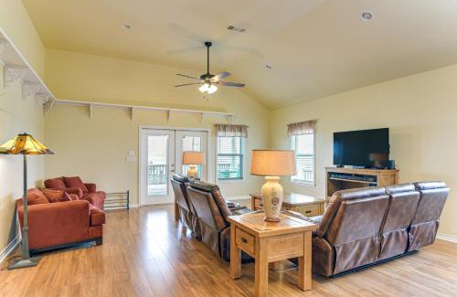 Gilchrist Maison | Walk to Beach Bayfront Gilchrist Getaway!