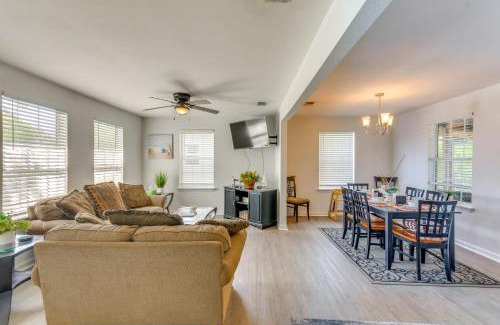 Navy Point Maison | Walk to Beach Family Getaway in Pensacola