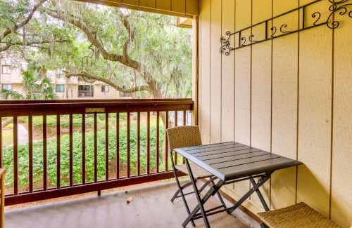 North Forest Beach Appartement | Walk to Beach Hilton Head Getaway with Balcony!