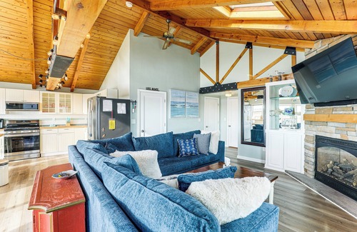 Seabrook Maison | Walk to Beach: Water-View Seabrook Sanctuary