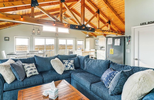 Seabrook Maison | Walk to Beach: Water-View Seabrook Sanctuary