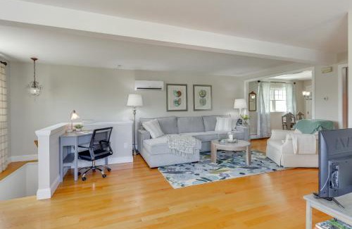 Momauguin Maison | Walk to Beaches Sunny East Haven Home with Grill