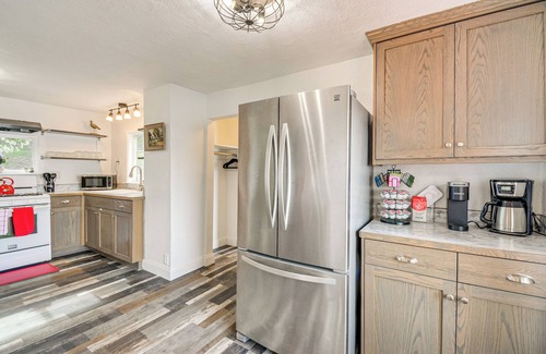 Retsil Maison | Walk to Beaches: Waterfront Home in Port Orchard!