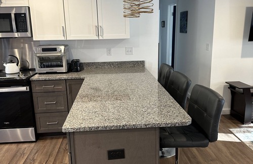 North Downtown Appartement | Great location! Walk to breweries, live music, restaurants, parking, fencedyard.