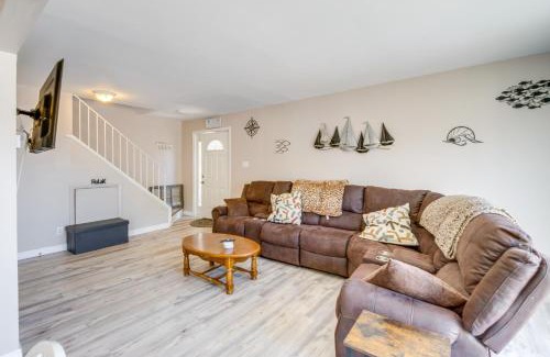 Southend Appartement | Walk to Brigantine Beach Condo with Furnished Patio