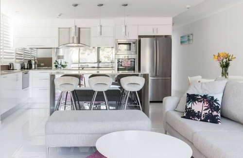 Burleigh Heads Appartement | Le meilleur emplacement sur GC, juste en face du Burleigh Pavilion, de Rick Shores et plus
