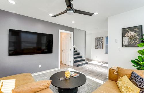 West Alameda Maison | Walk to Crab Cove Beach Alameda Home with Game Room