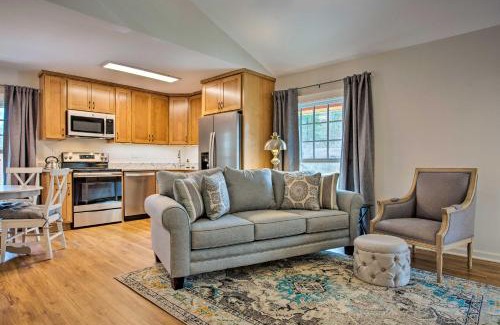 Saluda Appartement | Walk to Dining Saluda Main Street Retreat!