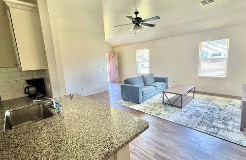 Edmond Maison | Walk to Downtown Edmond! Pet Friendly, Garage Access, King Bed!