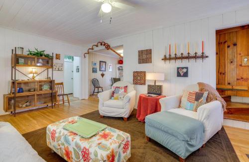 Lynn Maison | Walk to Downtown Pet-Friendly Cottage in Tyron
