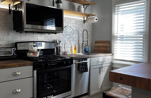 Annapolis Cottage | Walk to Everything - Historic Art’s District