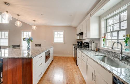 Rockport Maison | Walk to Front Beach Dtwn Rockport Retreat!