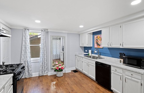 Ithaca Maison | Walk to Ithaca Commons+Trails!
